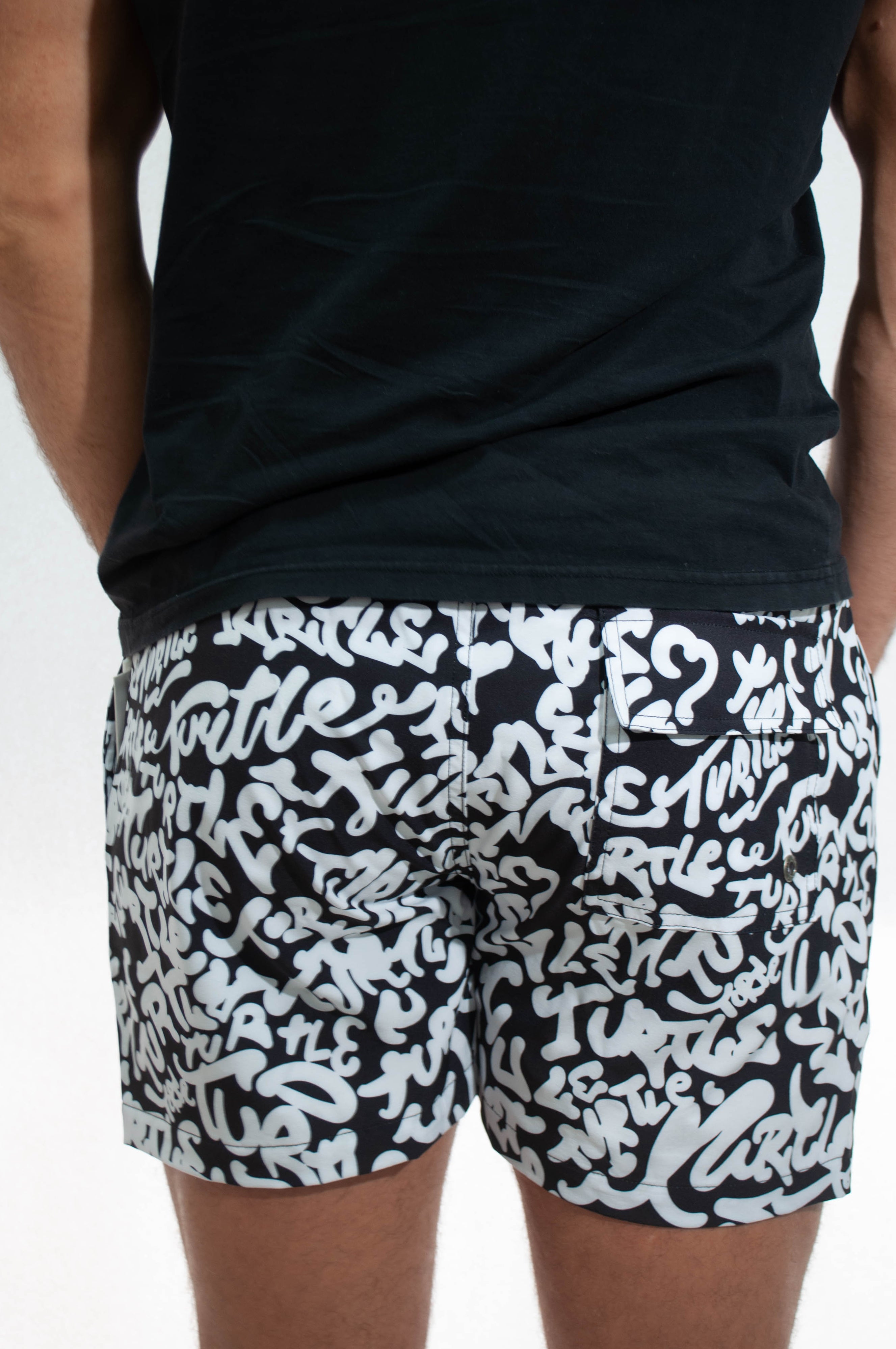 Black Grafitti Shorts 4.5”